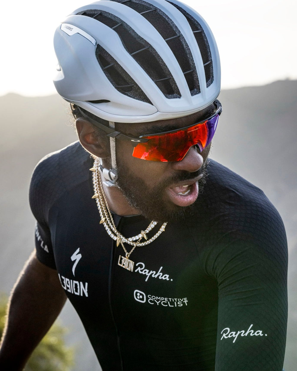Ciclista Cory Williams con gafas Oakley de lentes Prizm Road