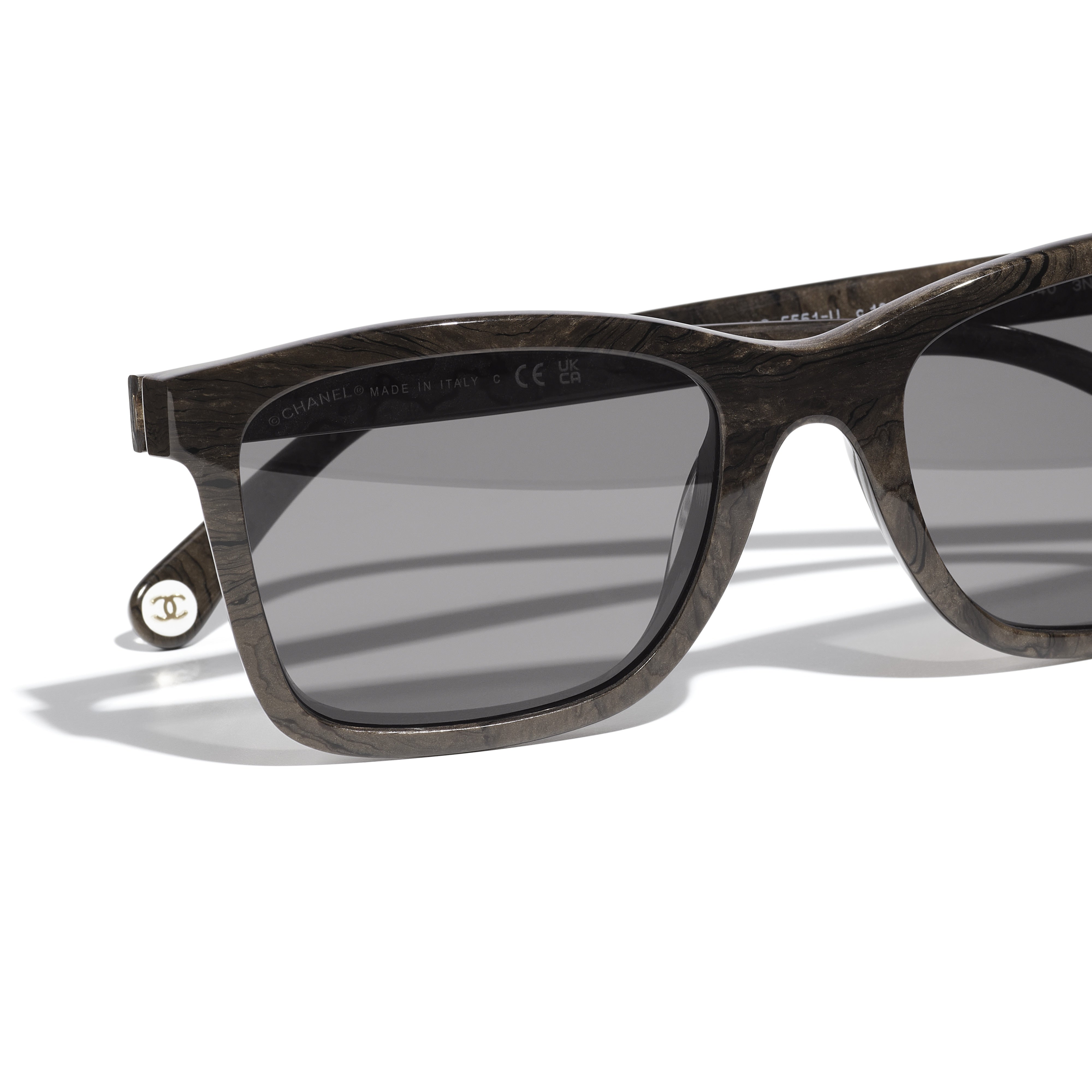 Gafas de Sol CHANEL 5551U 1811/B1 - Vista 4