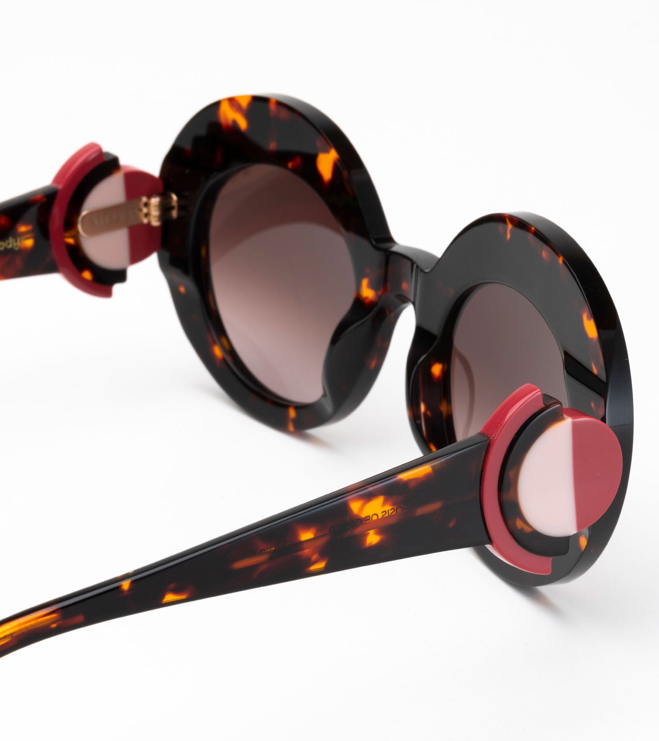 Gafas de sol Woodys Atelier Kreis carey - detalle de varilla