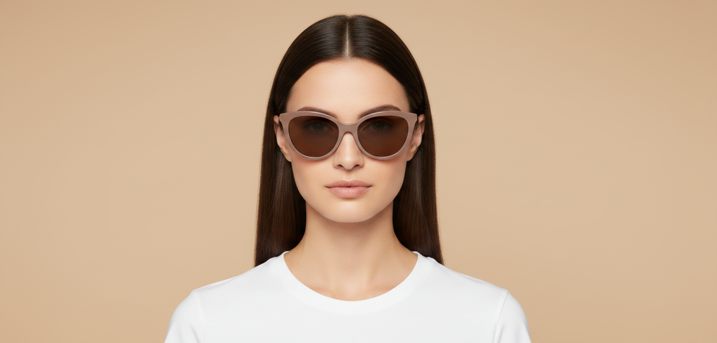 Женская модель в Gafas de Sol Emporio Armani 4213U 51461W 53 17