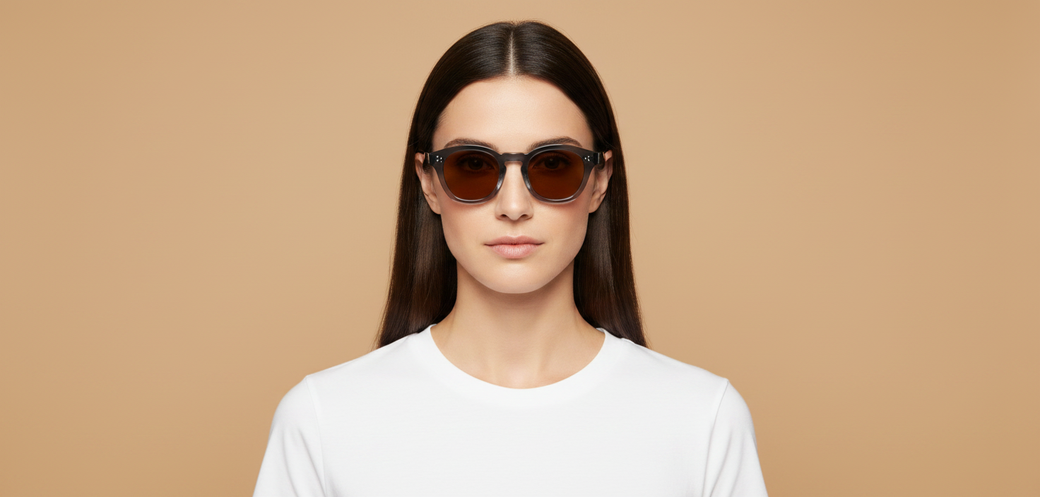 Женская модель в Gafas de Sol Oliver Peoples Boudreau l.a OV5382SU 177773 48 22