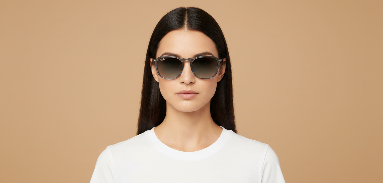 Modelo femenino llevando Gafas de Sol Ray-Ban RB2203 1391GK 55 20