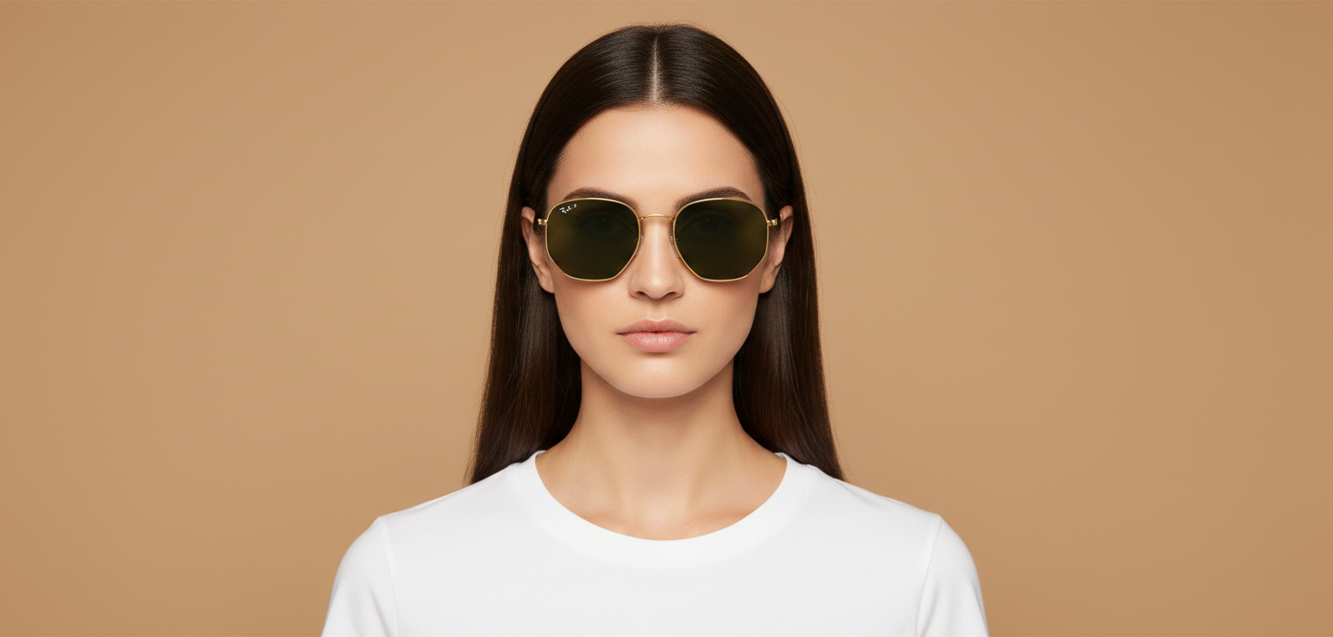 Modelo femenino llevando Gafas de Sol Ray-Ban Hexagonal RB3548N 001/58 51 21