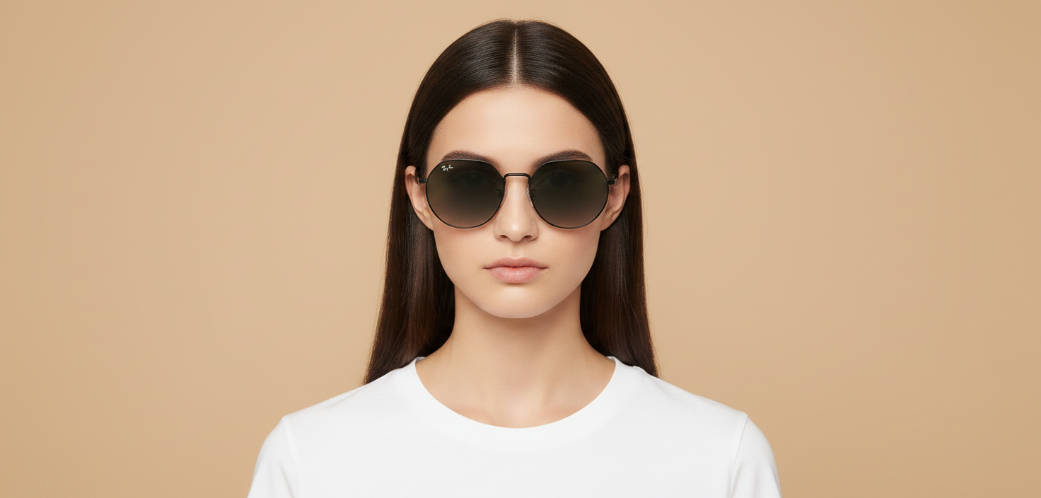 Modelo femenino llevando Gafas de Sol Ray-Ban Jack RB3565 002/71 53 20