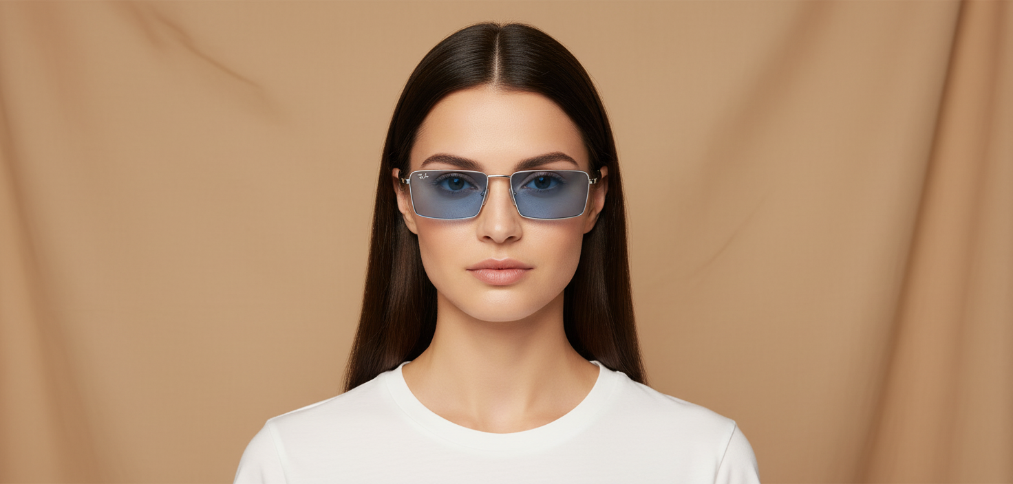 Modelo femenino llevando Gafas de Sol Ray-Ban Emy RB3741 003/80 59 17
