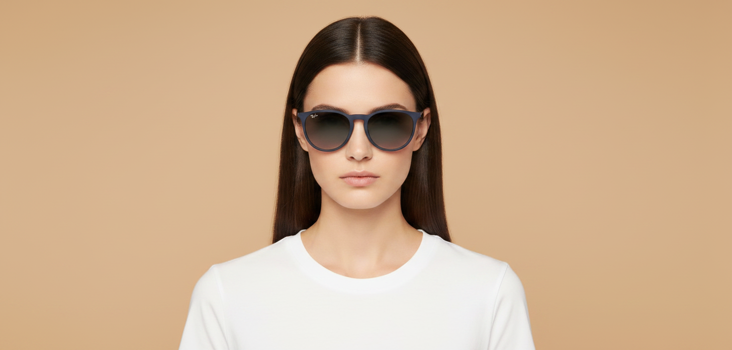Modelo femenino llevando Gafas de Sol Ray-Ban Erika RB4171 60028G 54 18